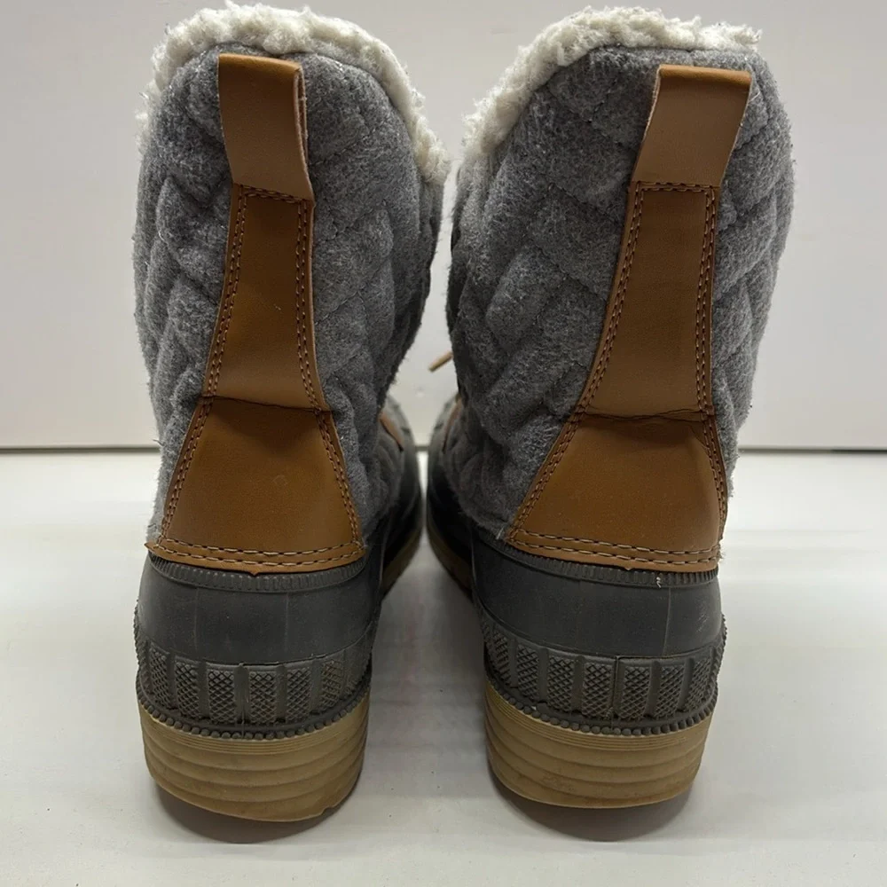 Time and Tru Women’s Gray Snow / Duck Boots Size 9 Grey Lace-Up